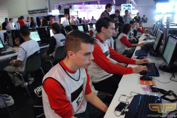 ����������